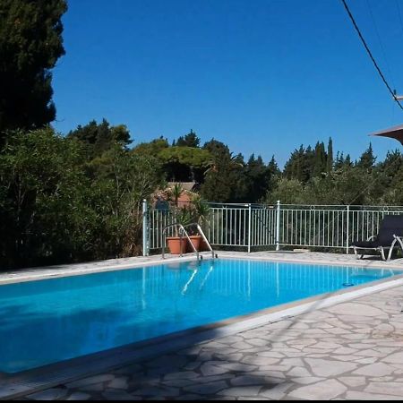 Gastouri Villa Pascalia With Heated Pool In October And Views Achilleion Exterior photo