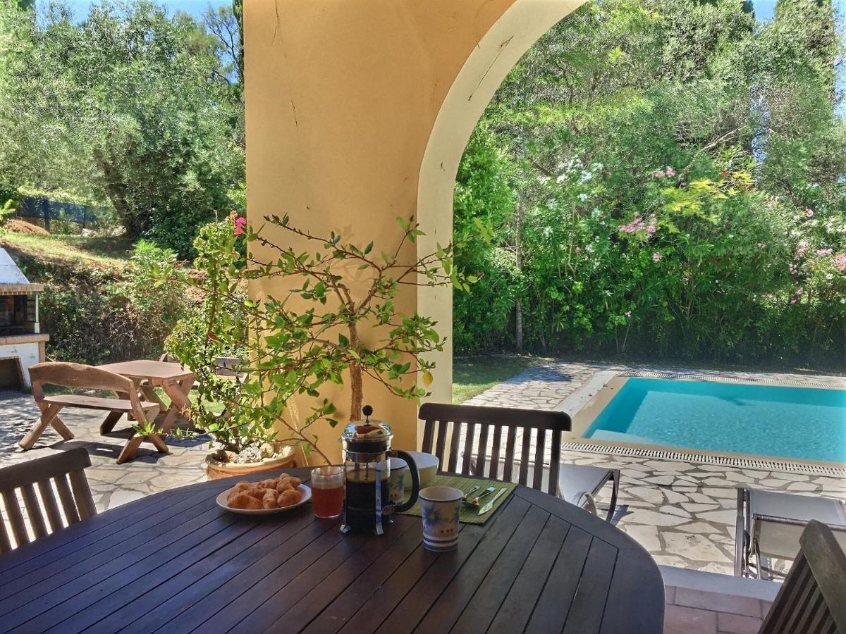Gastouri Villa Pascalia With Heated Pool In October And Views Achilleion Exterior photo