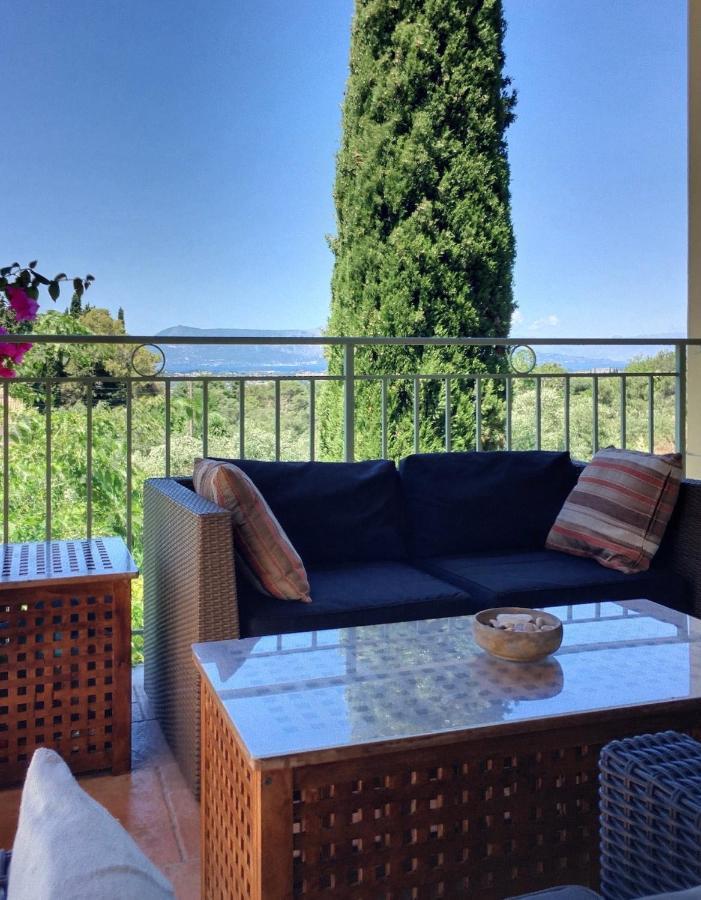 Gastouri Villa Pascalia With Heated Pool In October And Views Achilleion Exterior photo