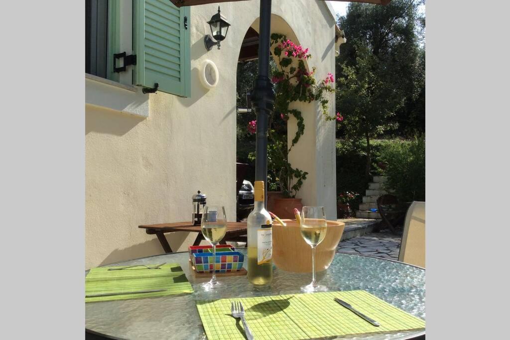 Gastouri Villa Pascalia With Heated Pool In October And Views Achilleion Exterior photo