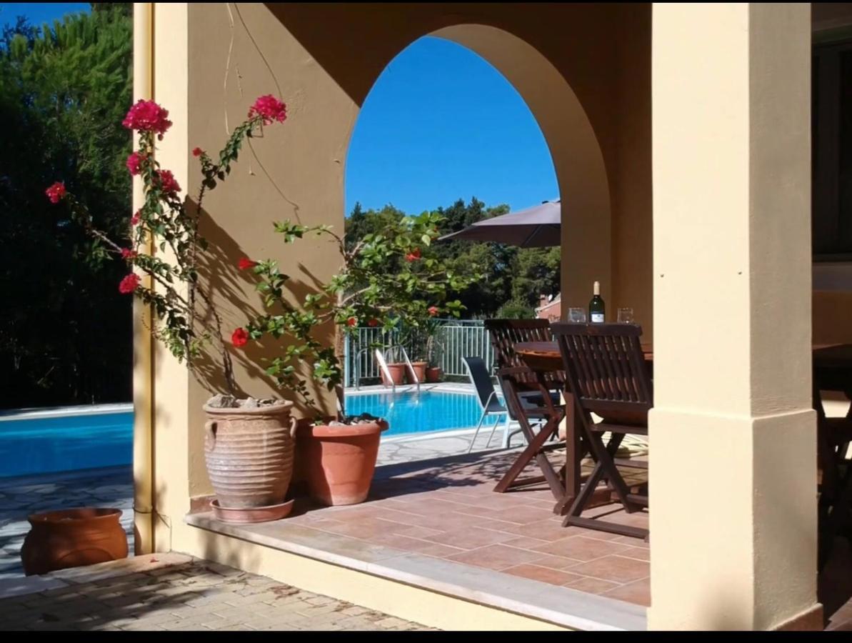 Gastouri Villa Pascalia With Heated Pool In October And Views Achilleion Exterior photo