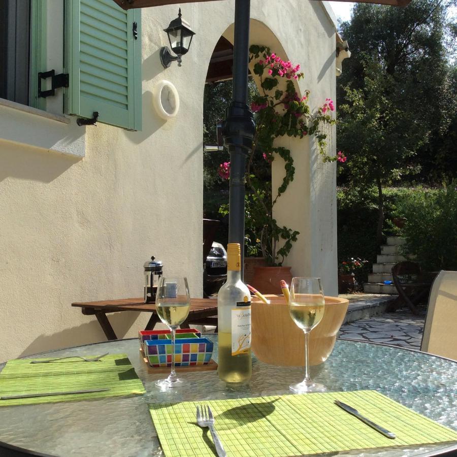 Gastouri Villa Pascalia With Heated Pool In October And Views Achilleion Exterior photo