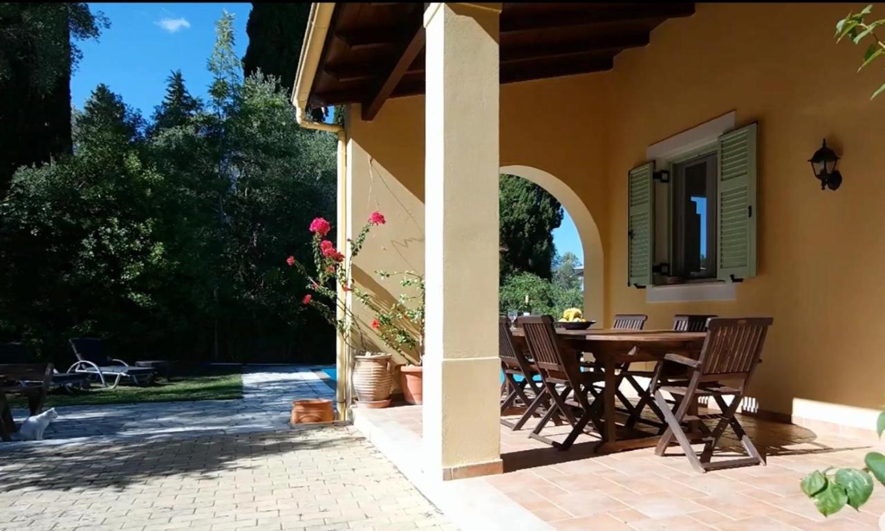 Gastouri Villa Pascalia With Heated Pool In October And Views Achilleion Exterior photo