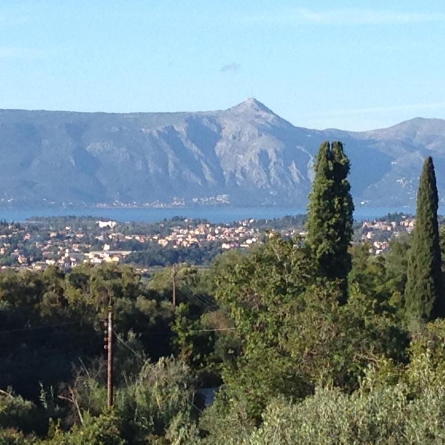 Gastouri Villa Pascalia With Heated Pool In October And Views Achilleion Exterior photo