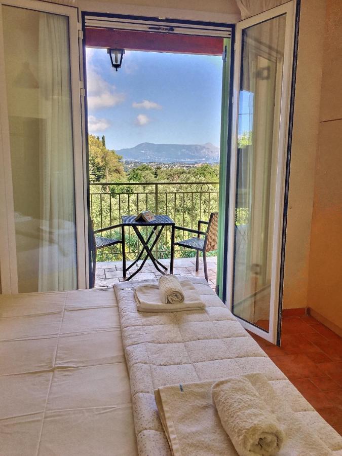 Gastouri Villa Pascalia With Heated Pool In October And Views Achilleion Exterior photo